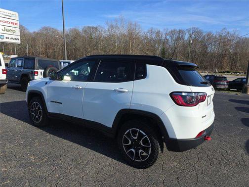 2024 Jeep Compass Trailhawk