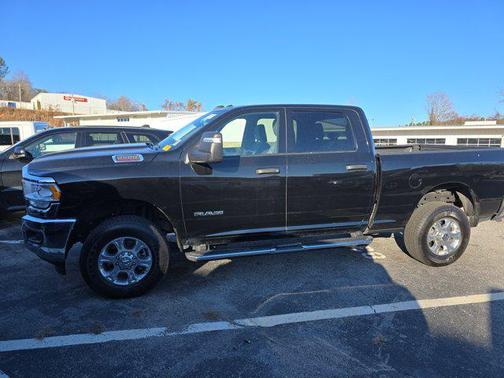 2024 RAM 2500 Big Horn Crew Cab 4x4 6'4' Box