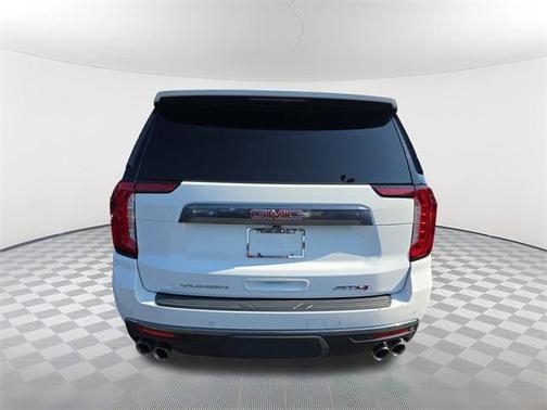 2022 GMC Yukon 4WD AT4
