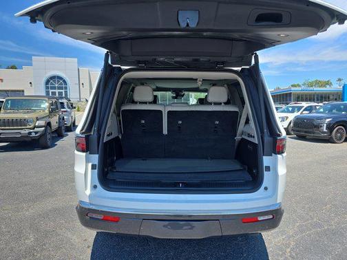2022 Jeep Wagoneer Series III 4x4