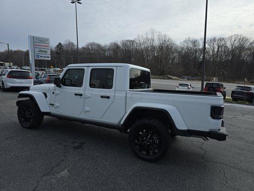 2025 Jeep Gladiator Nighthawk