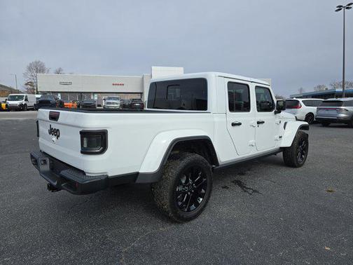 2025 Jeep Gladiator Nighthawk