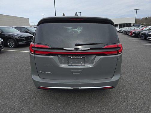 2025 Chrysler Pacifica L