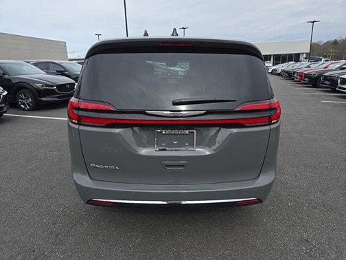 2025 Chrysler Pacifica L