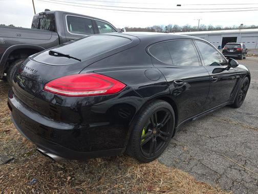 2015 Porsche Panamera 4