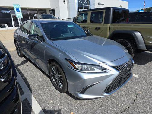 2023 Lexus ES 350 Base