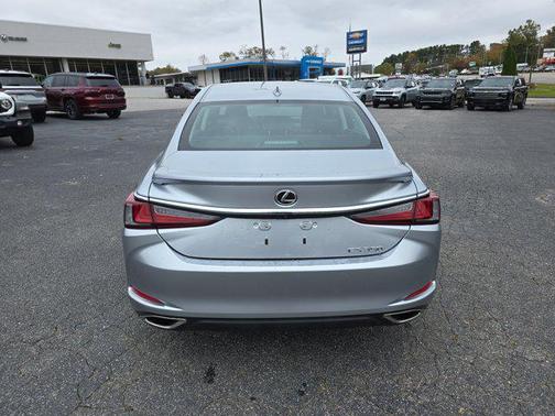 2023 Lexus ES 350 Base