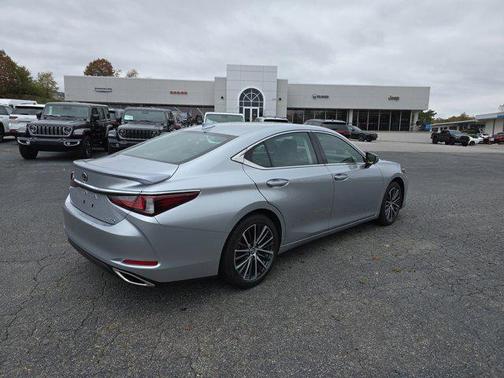 2023 Lexus ES 350 Base