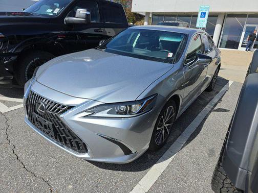 2023 Lexus ES 350 Base