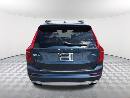 2021 Volvo XC90 T6 Momentum