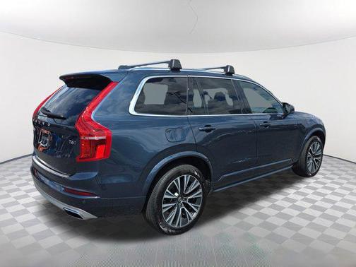 2021 Volvo XC90 T6 Momentum