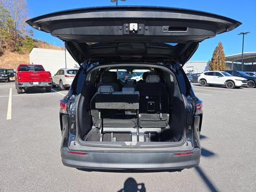 2021 Toyota Sienna LE