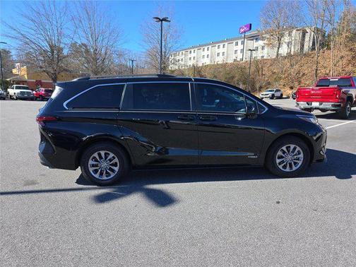 2021 Toyota Sienna LE