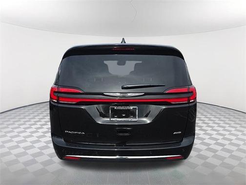 2025 Chrysler Pacifica L