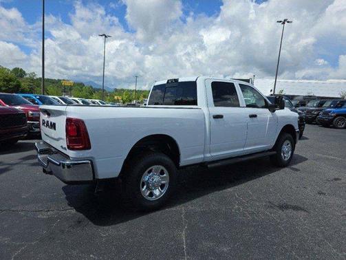 2025 RAM 2500 Tradesman Crew Cab 4x4 6'4' Box