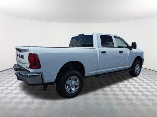2025 RAM 2500 Tradesman Crew Cab 4x4 6'4' Box