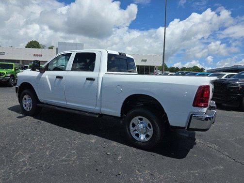 2025 RAM 2500 Tradesman Crew Cab 4x4 6'4' Box