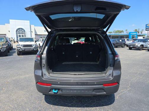 2022 Jeep Grand Cherokee 4xe Trailhawk