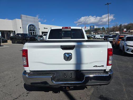 2021 RAM 2500 Tradesman Crew Cab 4x4 6'4' Box
