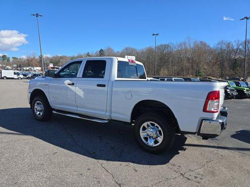 2021 RAM 2500 Tradesman Crew Cab 4x4 6'4' Box
