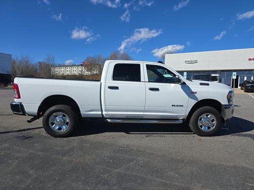 2021 RAM 2500 Tradesman Crew Cab 4x4 6'4' Box