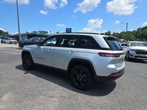 2025 Jeep Grand Cherokee Limited X