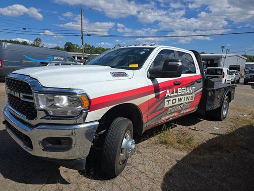 2023 RAM 3500 Big Horn Crew Cab 4x4 8' Box