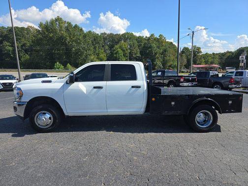 2023 RAM 3500 Big Horn Crew Cab 4x4 8' Box