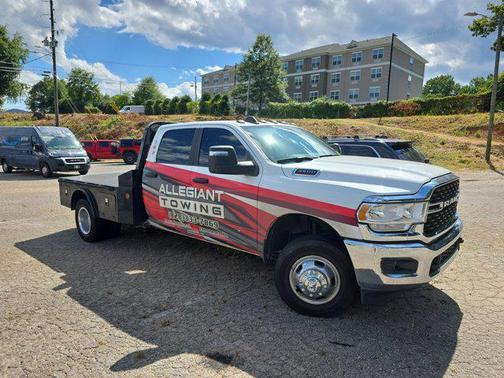 2023 RAM 3500 Big Horn Crew Cab 4x4 8' Box