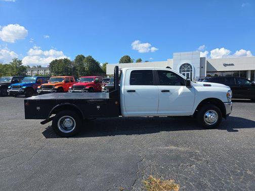 2023 RAM 3500 Big Horn Crew Cab 4x4 8' Box