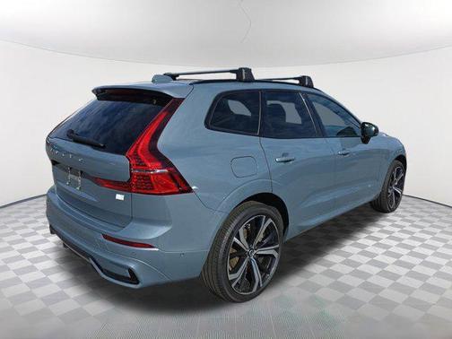 2022 Volvo XC60 Recharge Plug-In Hybrid T8 R-Design