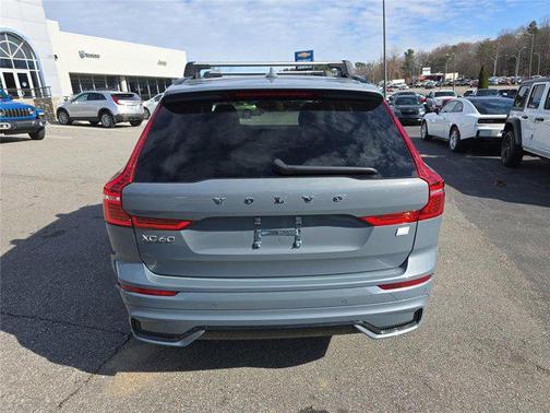 2022 Volvo XC60 Recharge Plug-In Hybrid T8 R-Design