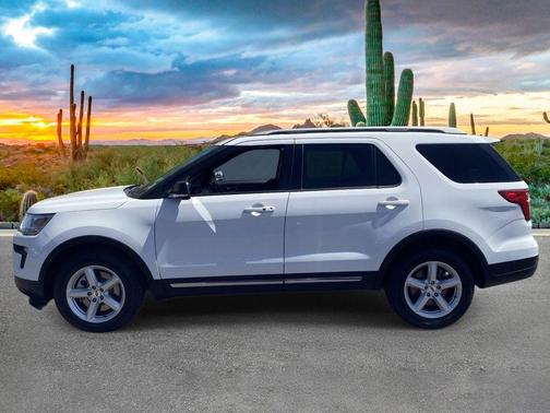 Oxford White 2019 Ford Explorer XLT