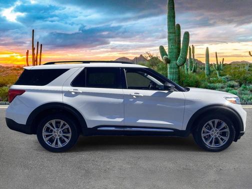 Star White 2021 Ford Explorer XLT