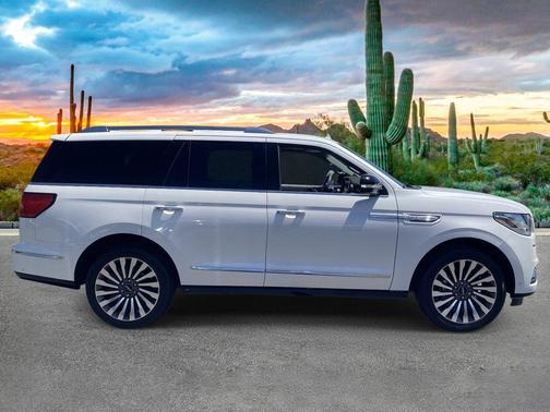 White Platinum Tri-Coat Metallic 2019 Lincoln Navigator Reserve