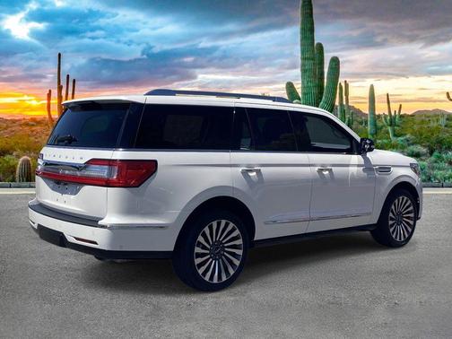 White Platinum Tri-Coat Metallic 2019 Lincoln Navigator Reserve