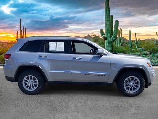 2020 Jeep Grand Cherokee Laredo E