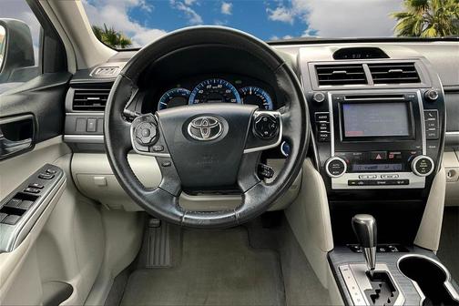 2012 Toyota Camry Hybrid XLE
