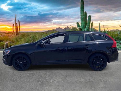 Onyx Black Metallic 2018 Volvo V60 T5 Dynamic
