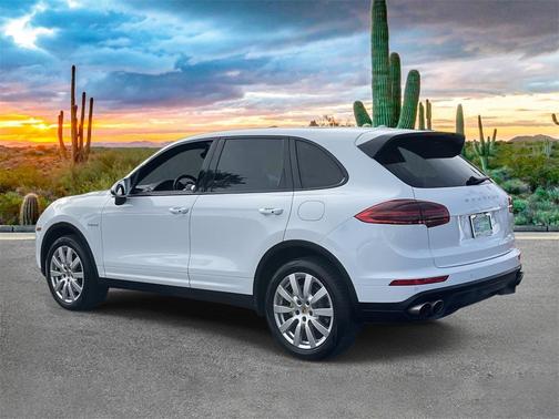 2016 Porsche Cayenne S