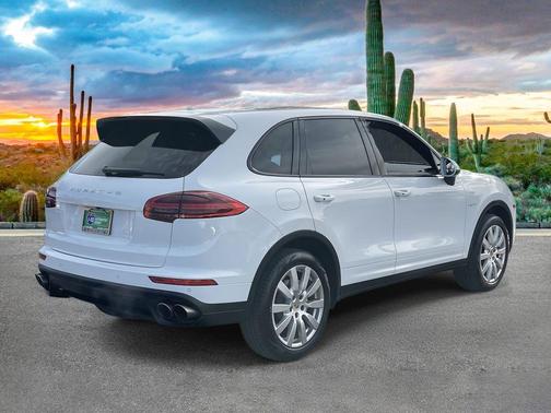 2016 Porsche Cayenne S