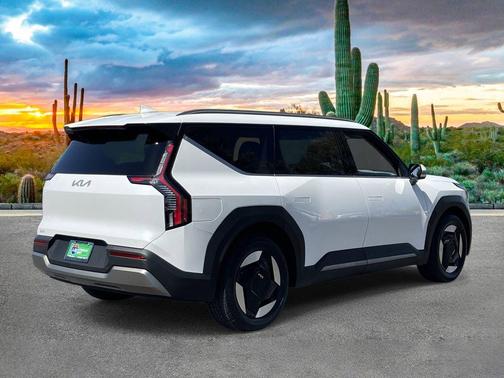 Snow White Pearl 2024 Kia EV9 Wind