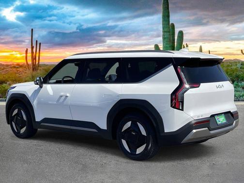 Snow White Pearl 2024 Kia EV9 Wind