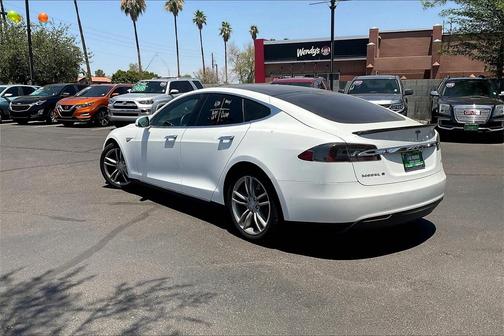 2016 Tesla Model S 90D