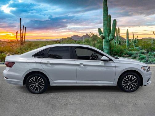 White Silver Metallic 2019 Volkswagen Jetta 1.4T SE