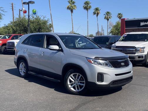 Bright Silver 2014 Kia Sorento LX