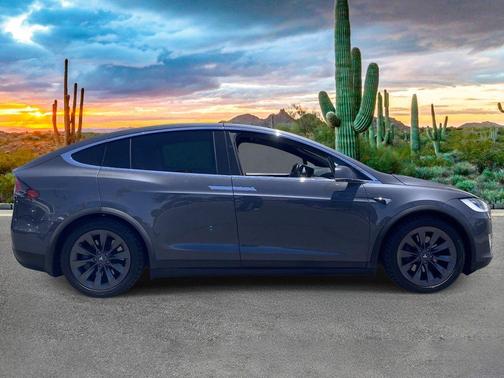 Gray 2018 Tesla Model X 75D