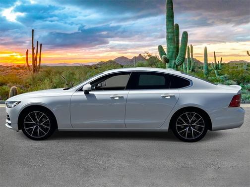 2017 Volvo S90 T5 Momentum