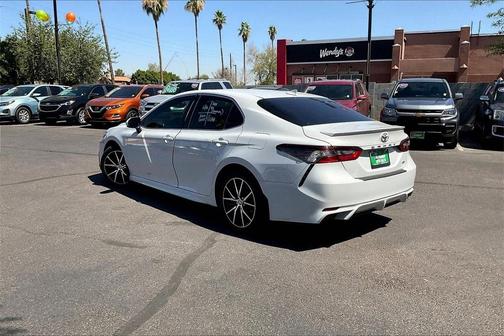 2022 Toyota Camry SE