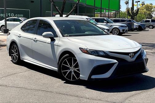 2022 Toyota Camry SE
